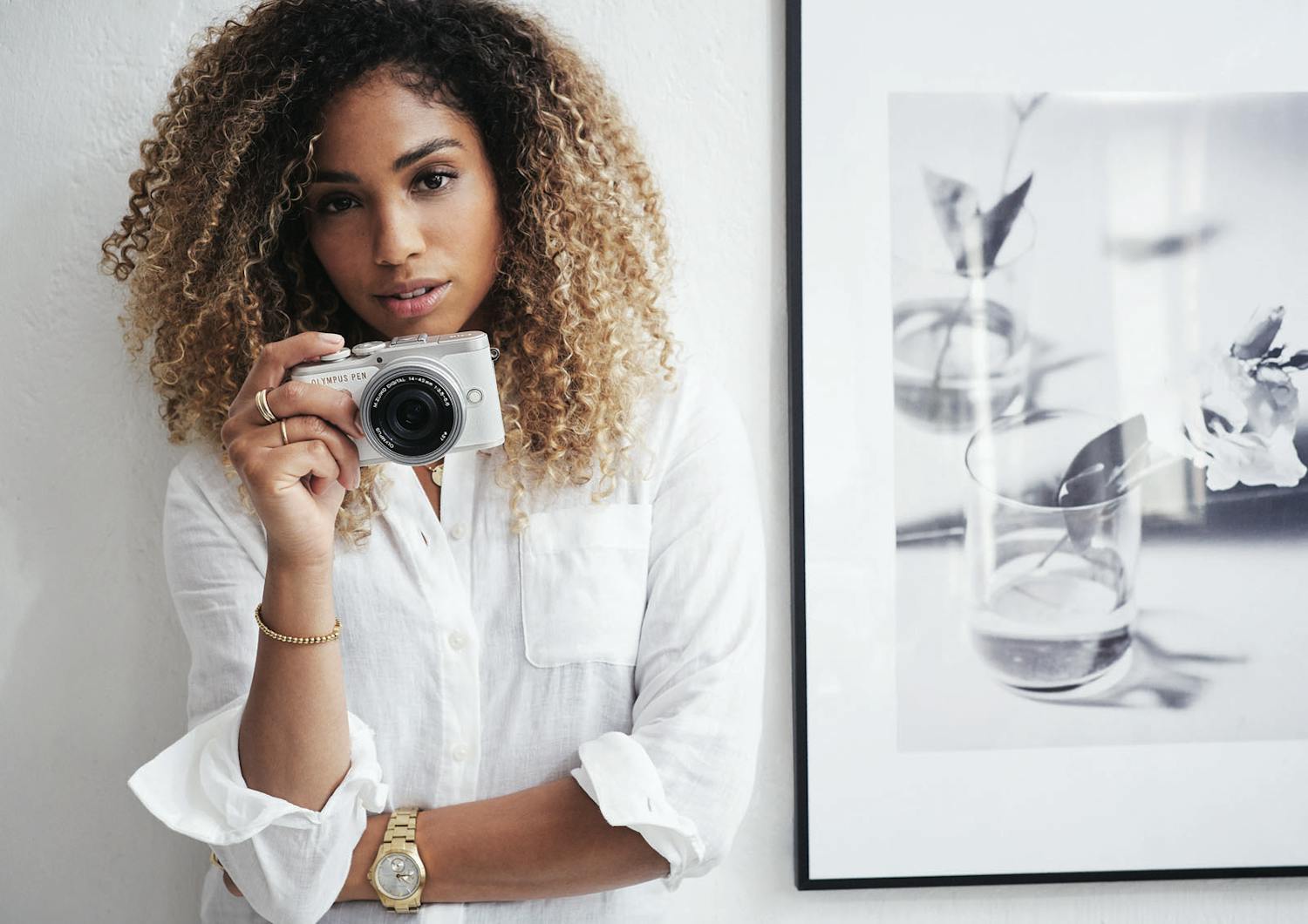 Kvinde med Olympus PEN E-PL10